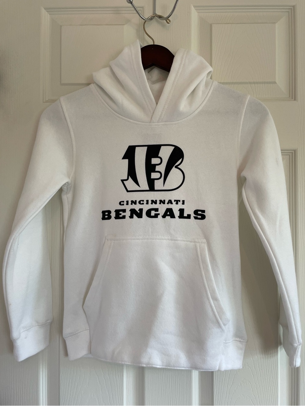 NWT Cincinnati Bengals Youth White Hoodie Size 8 Small NFL Football Season Fan